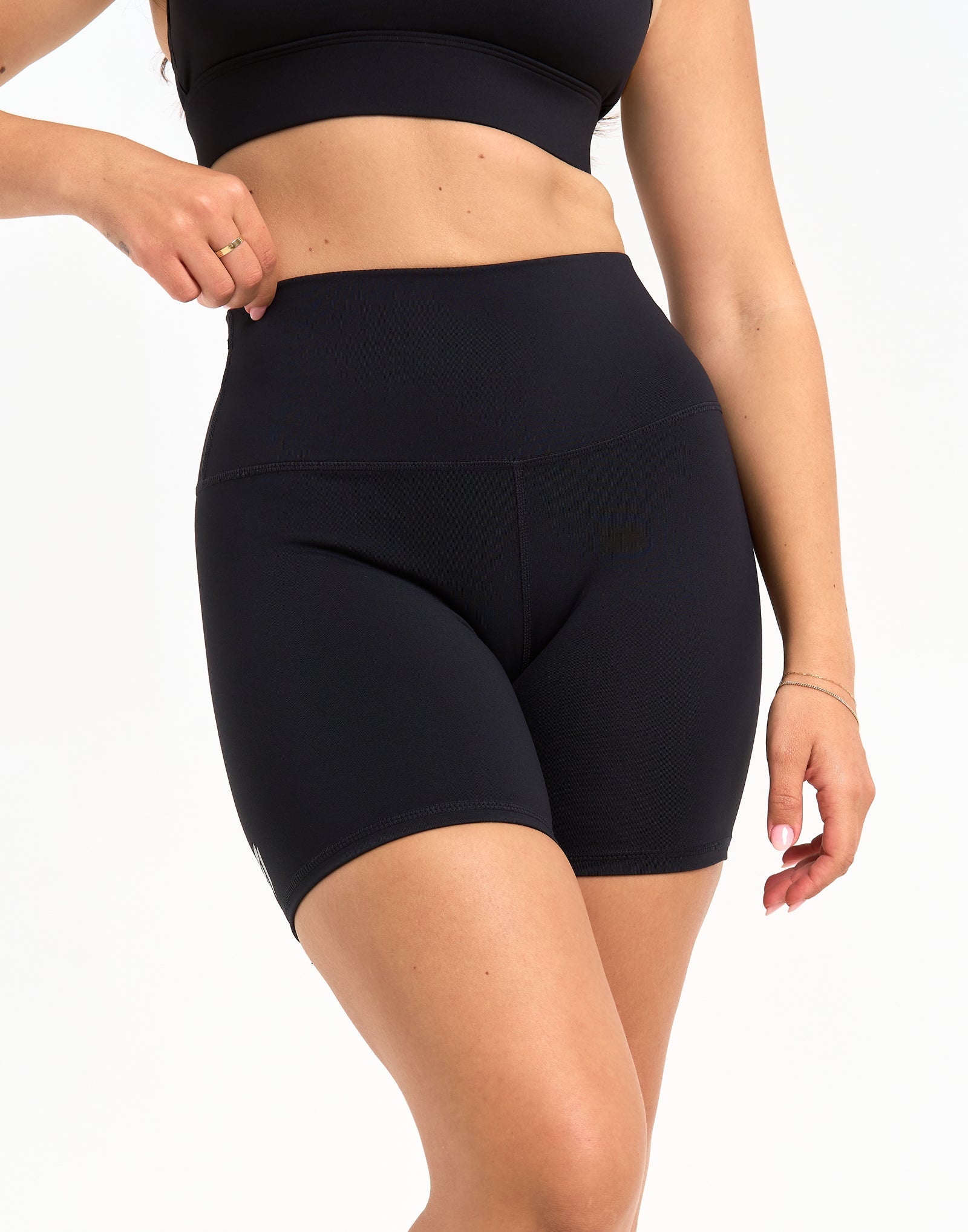 Freedom High Waisted Shorts 5.5" - Black