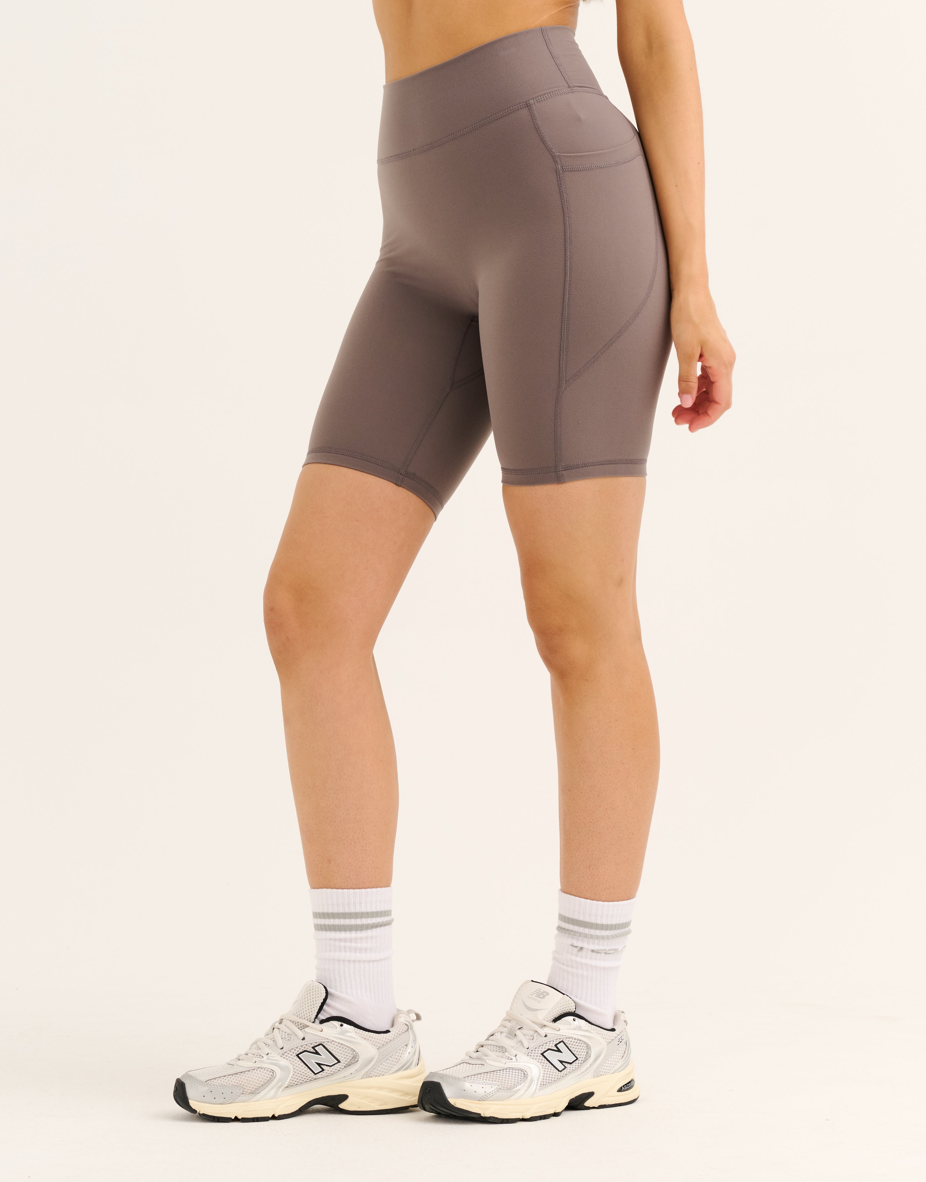 Ascend Pocket Shorts 8" - Slate Grey