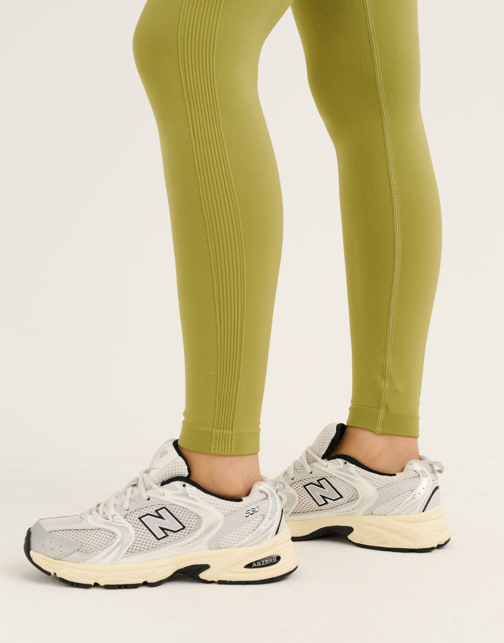 Arise Scrunch Mid-Waist Leggings - Olive