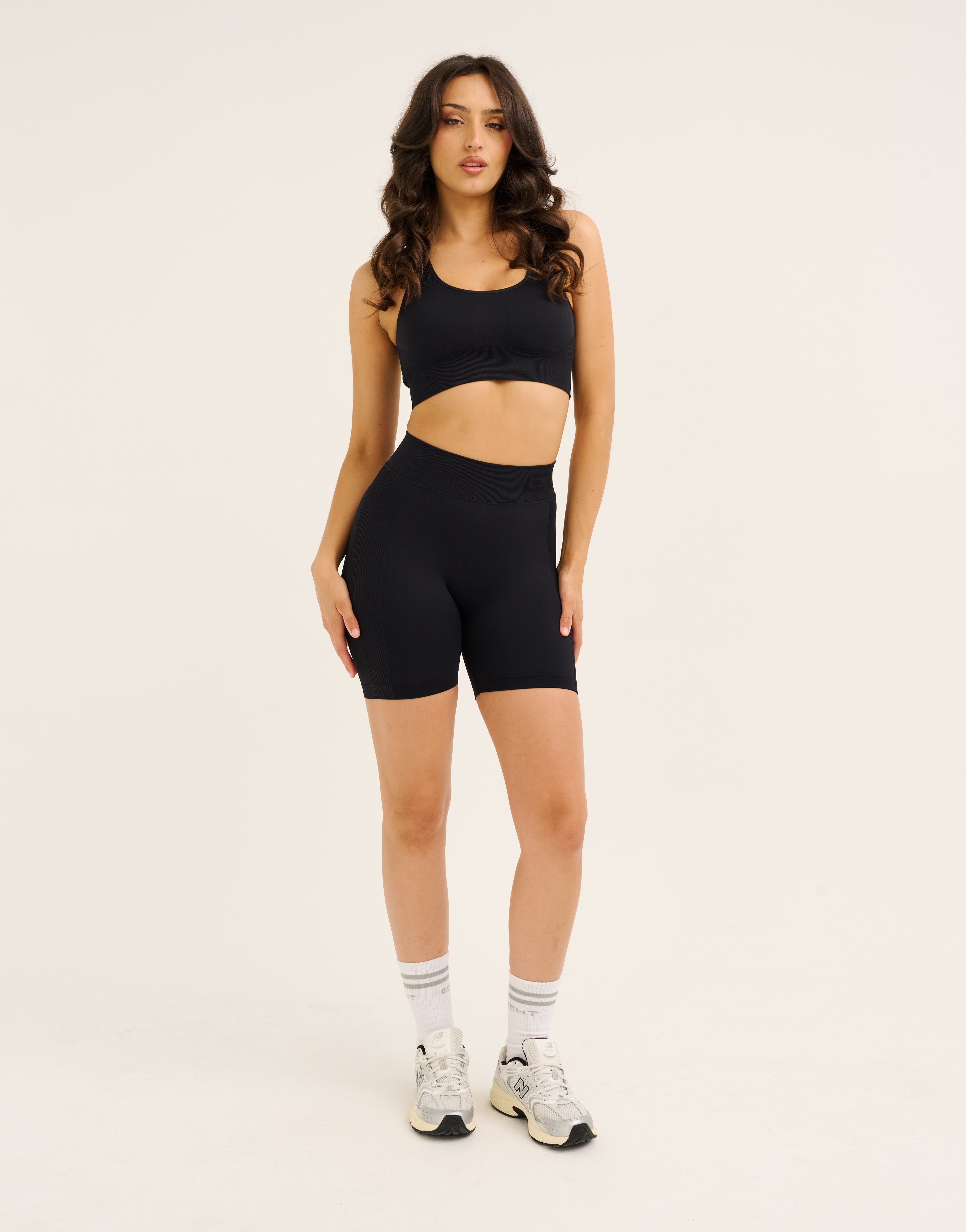Arise Scrunch Mid-Waist Shorts - Stealth Black