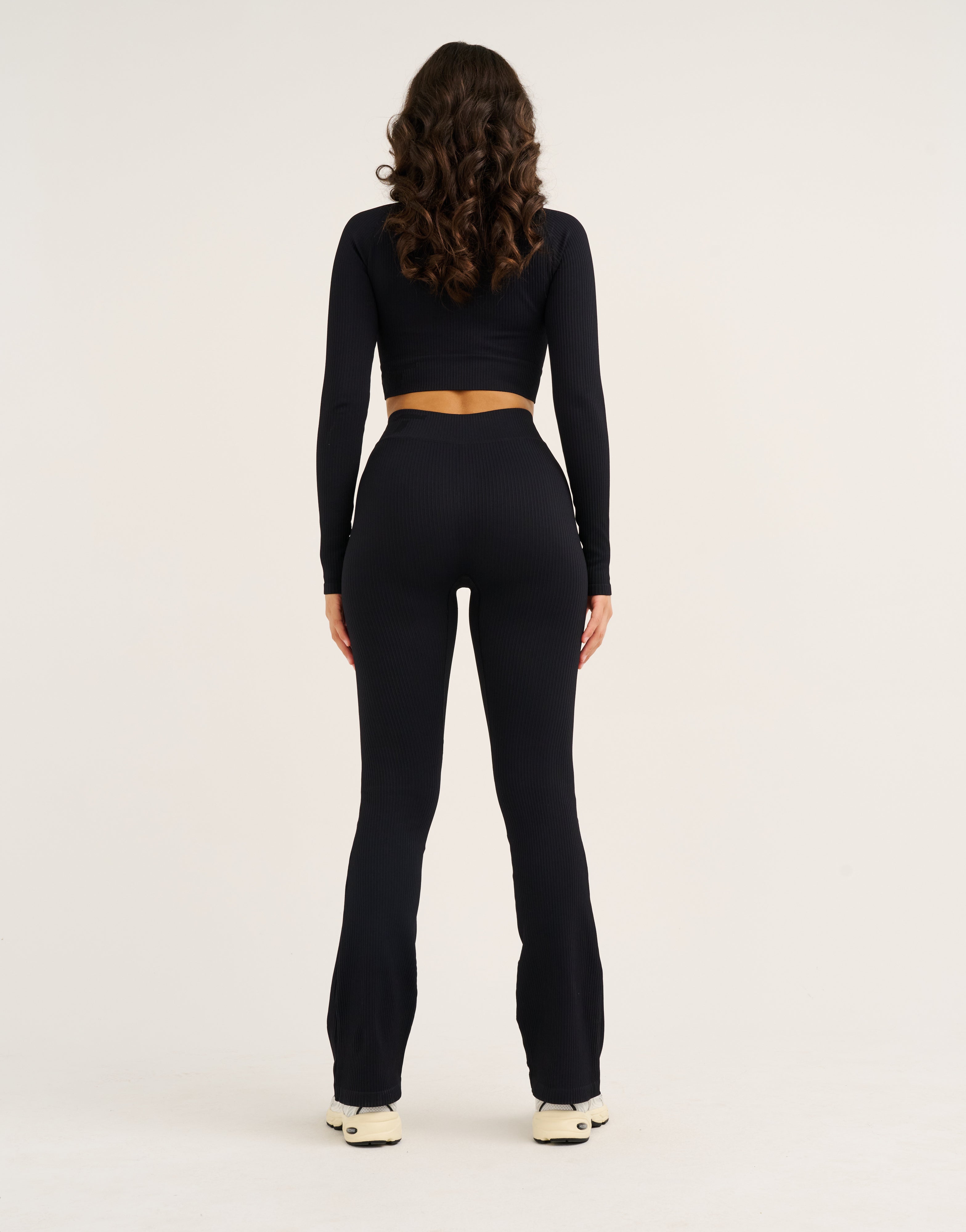 Arise Comfort Mid-Waist Flare Leggings - Stealth Black