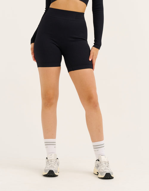 Arise Comfort Mid-Waist Shorts V2 - Stealth Black