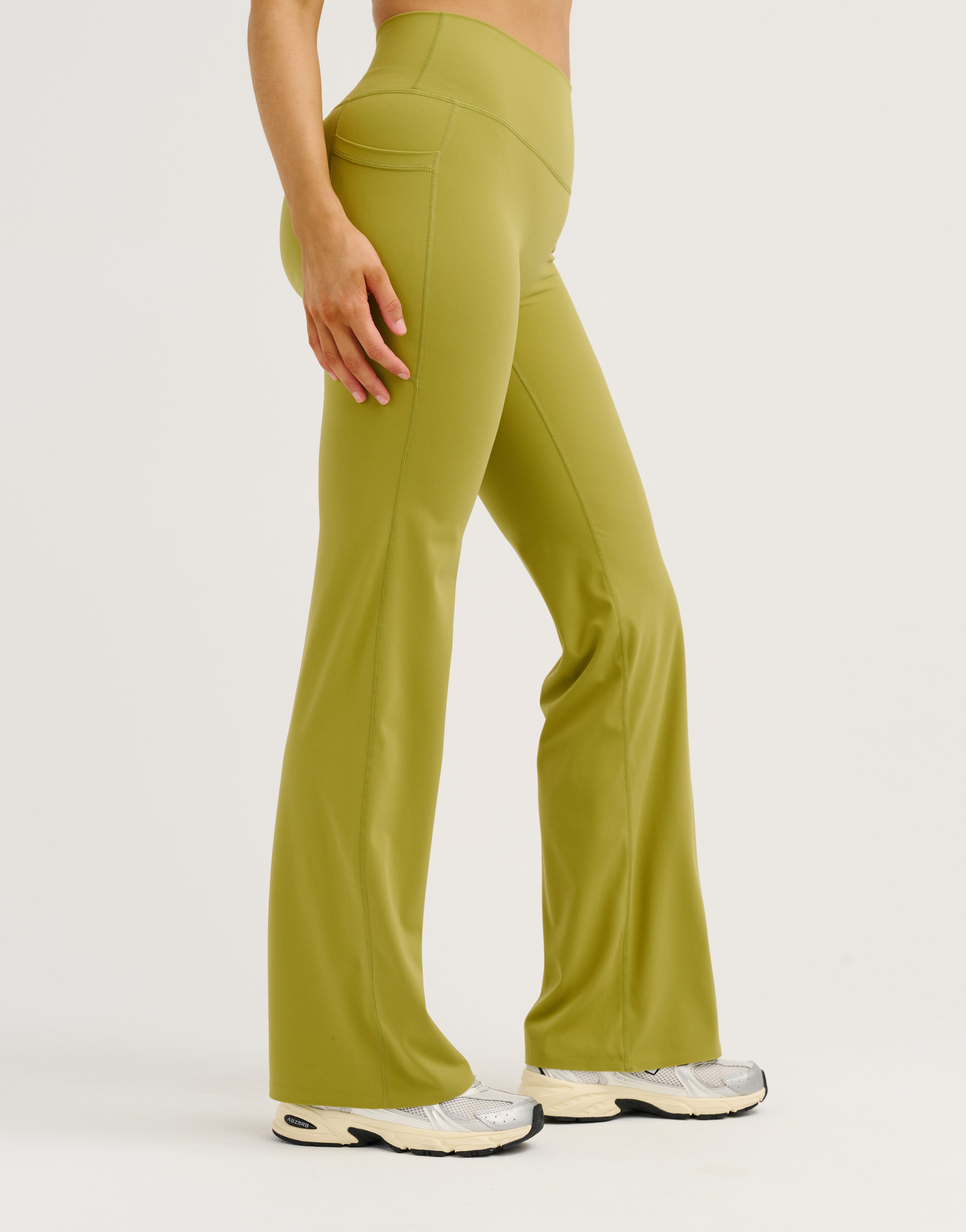 Lycra Invisible Scrunch Straight Leg Pant - Olive