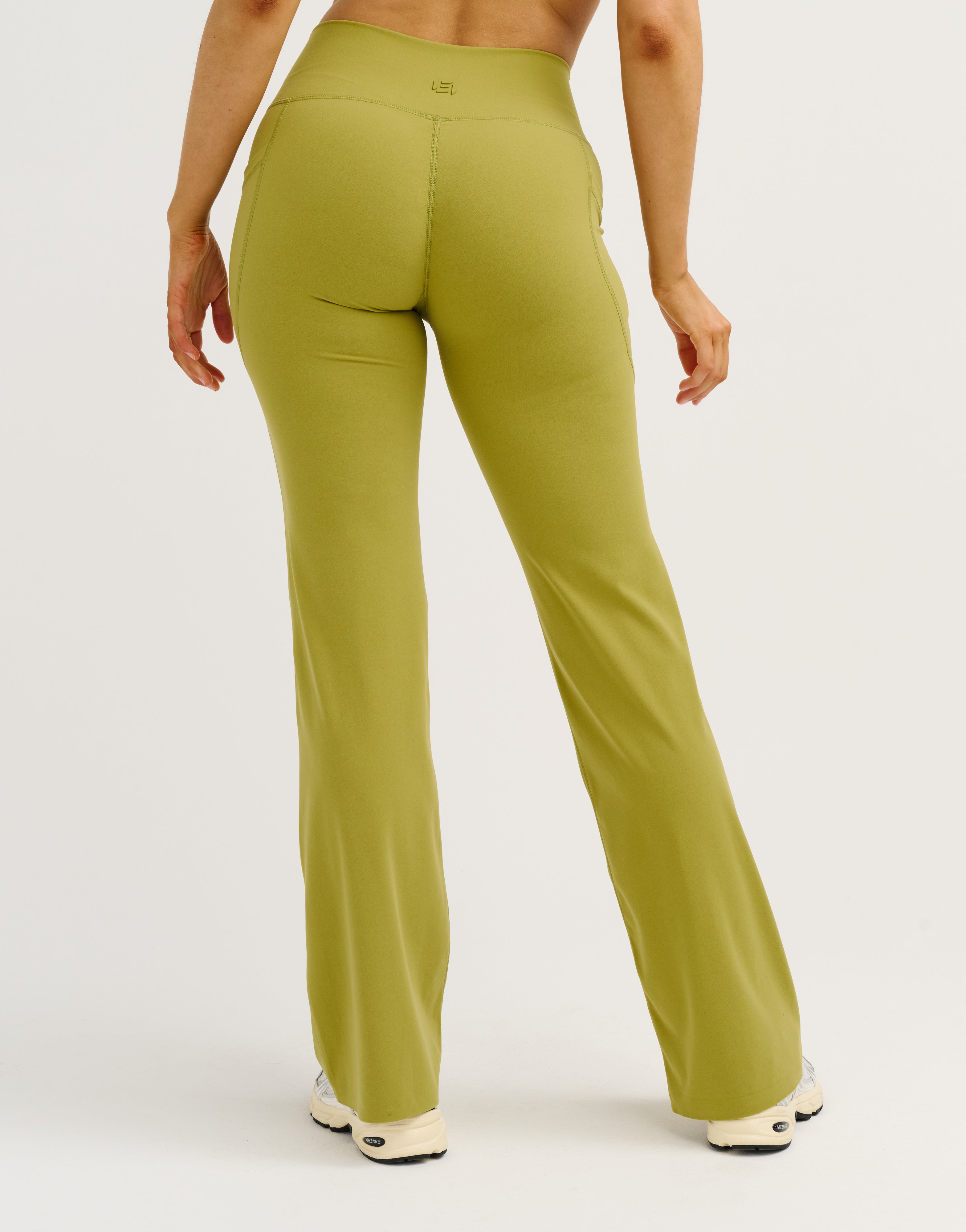 Lycra Invisible Scrunch Straight Leg Pant - Olive