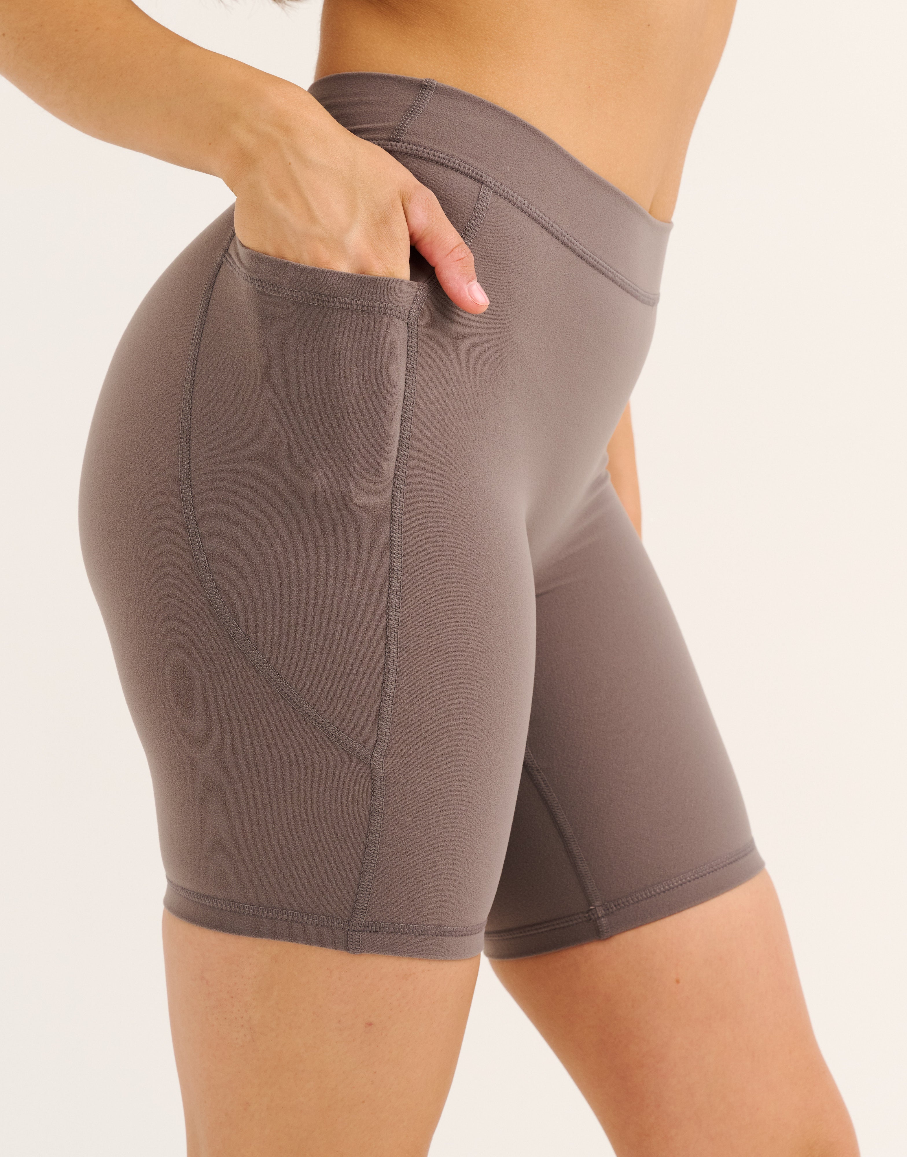 Ascend Pocket Mid-Waist Shorts 8" - Slate Grey