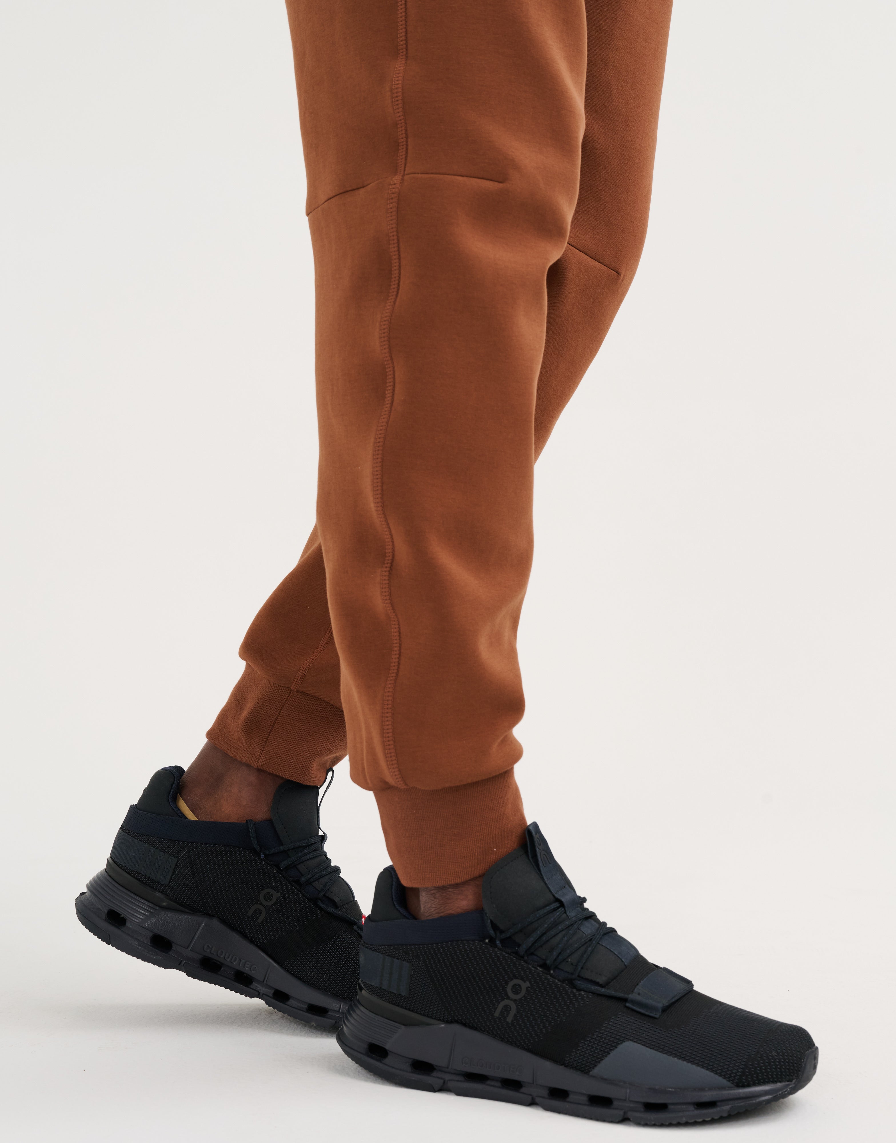 Echt Tech Joggers - Brown