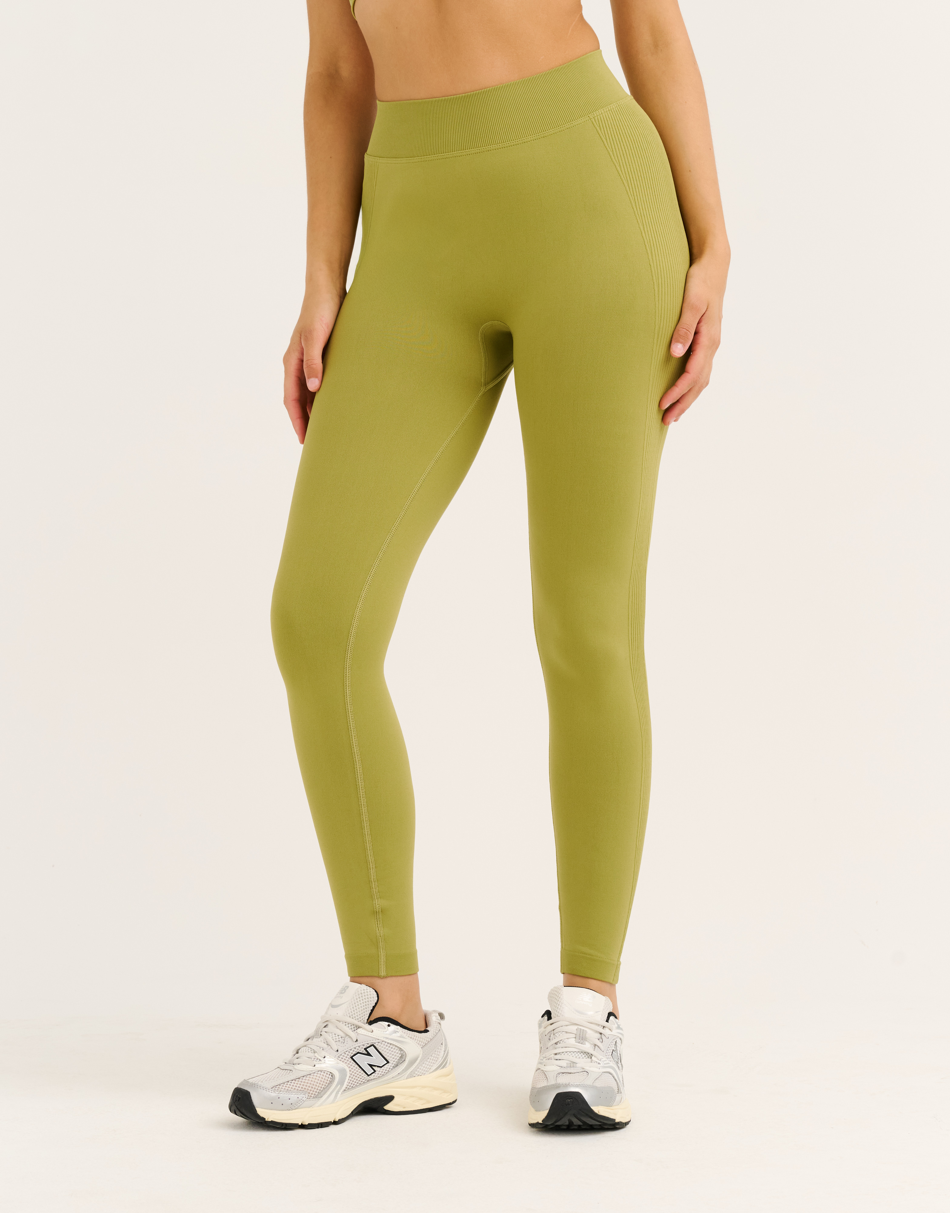 Arise Essential Mid-Waist Leggings V2 - Olive