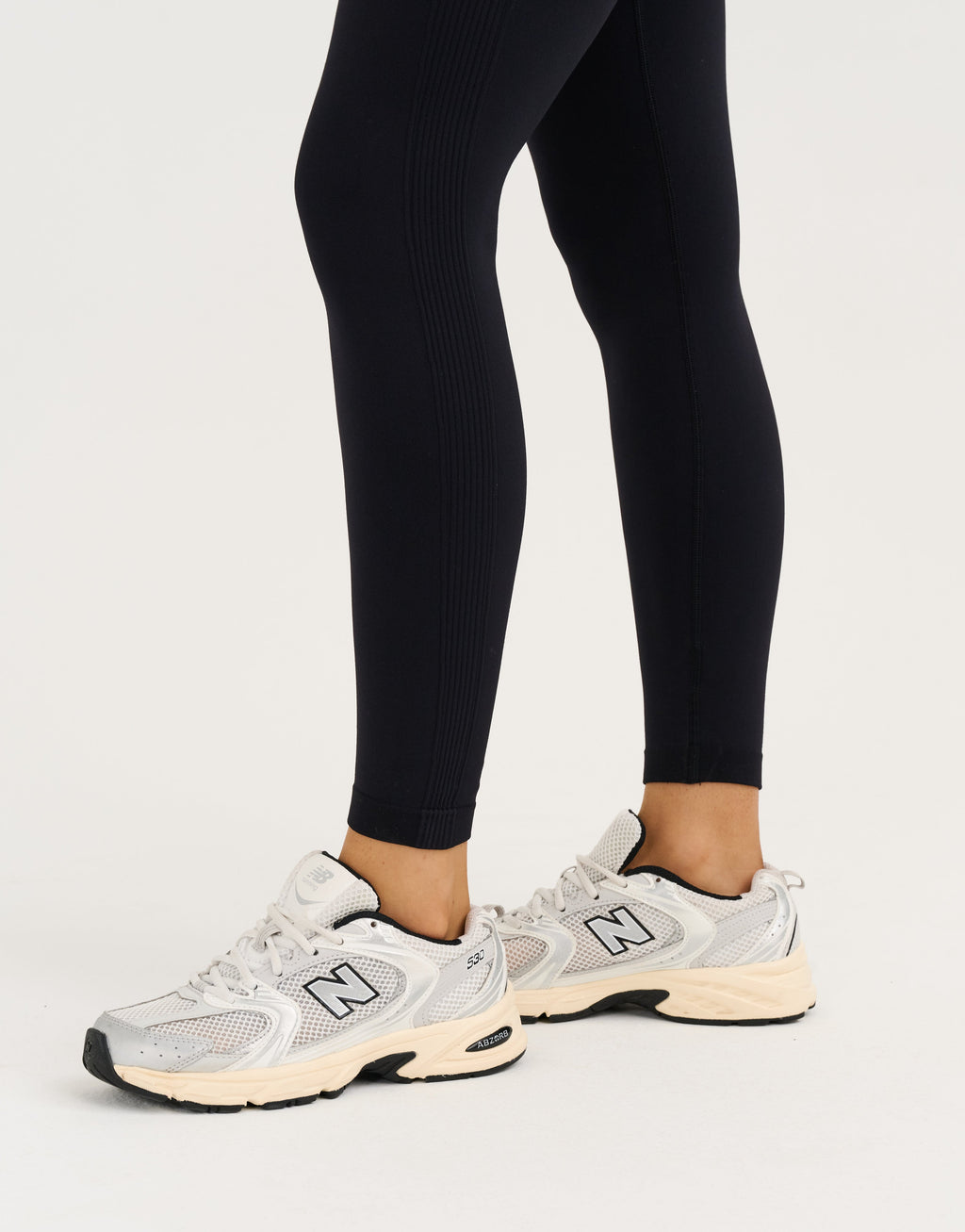 Arise Essential Mid-Waist Leggings V2 - Stealth Black