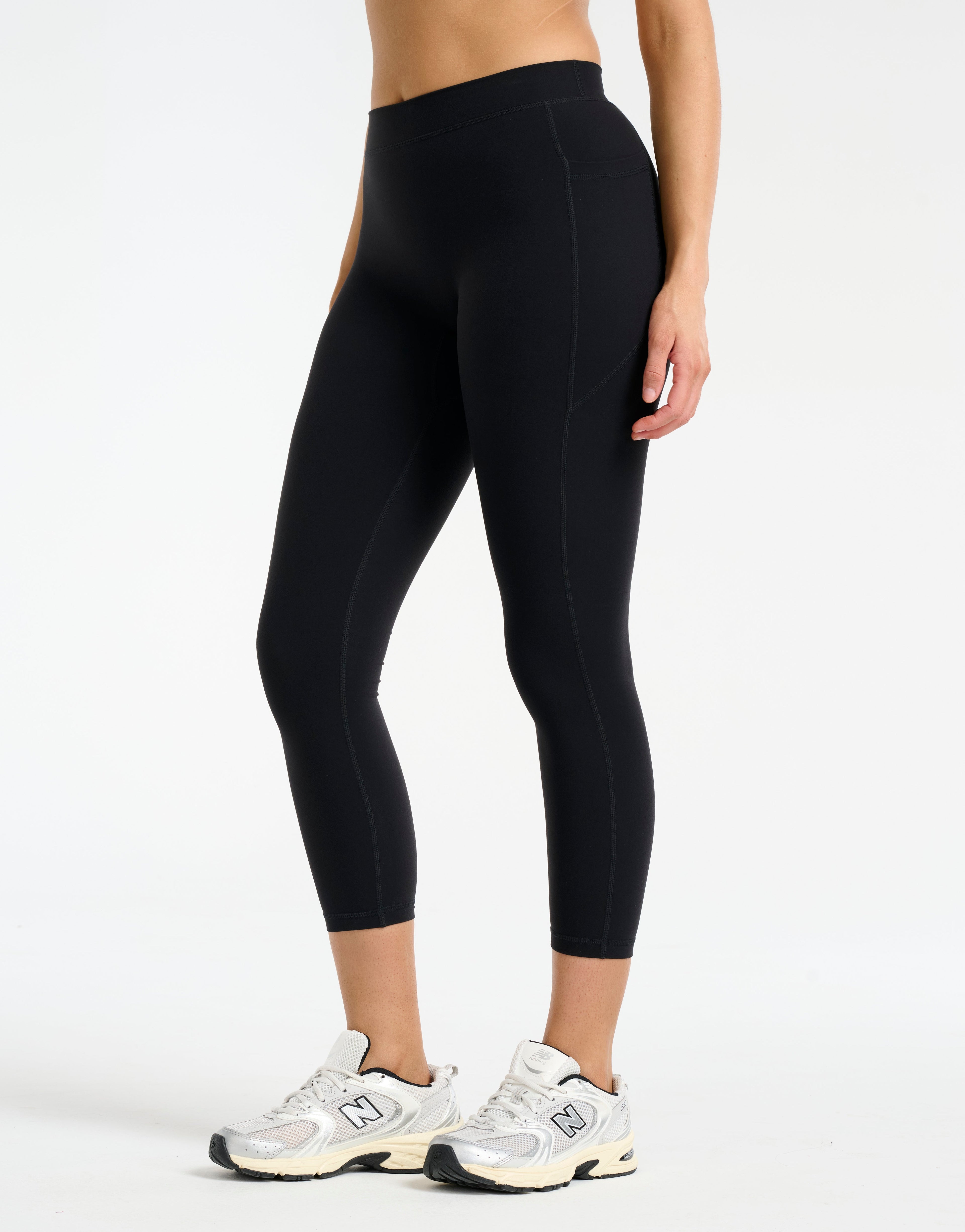 Ascend Pocket Mid-Waist Leggings 23" - Black