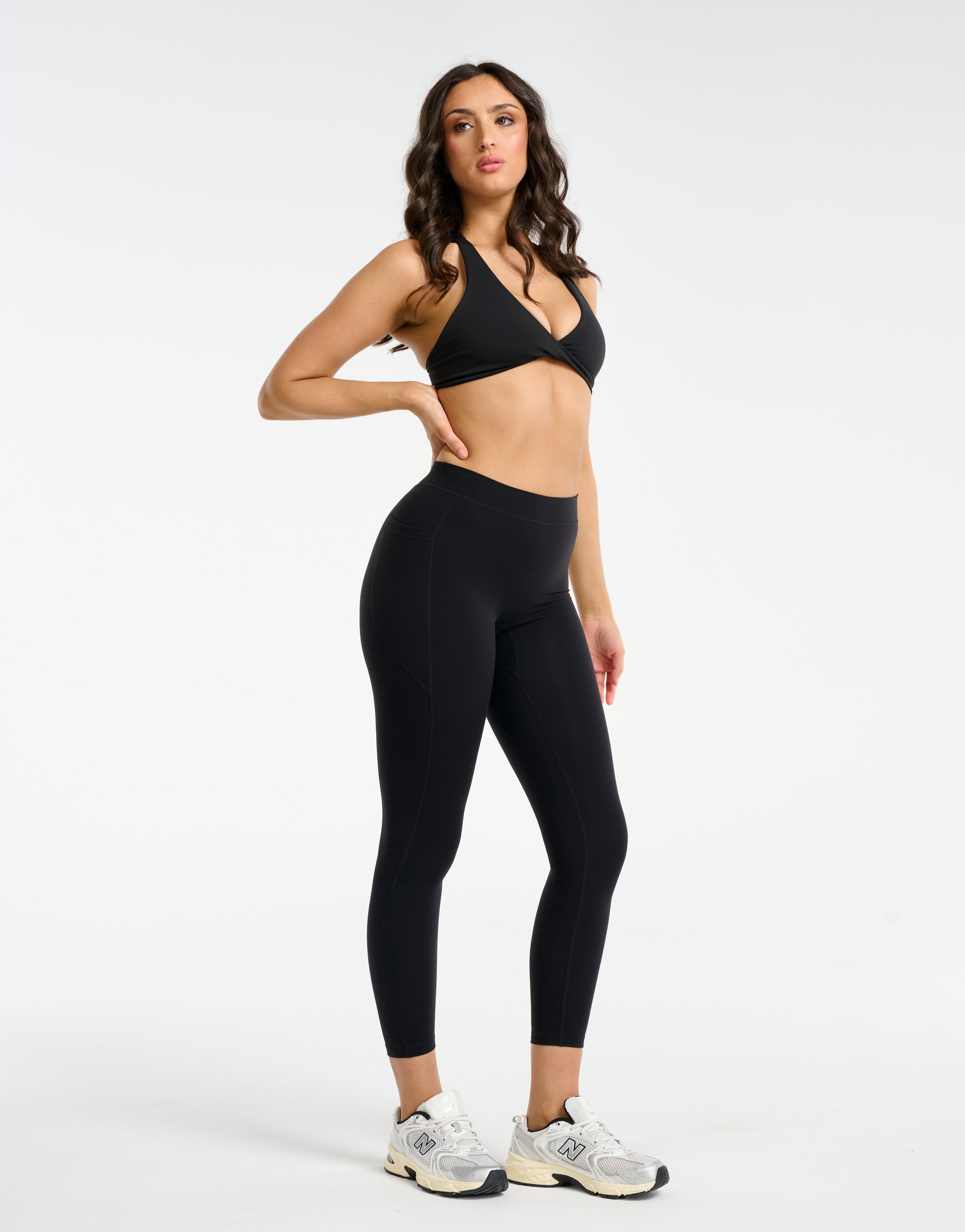 Ascend Pocket Mid-Waist Leggings 25" - Black