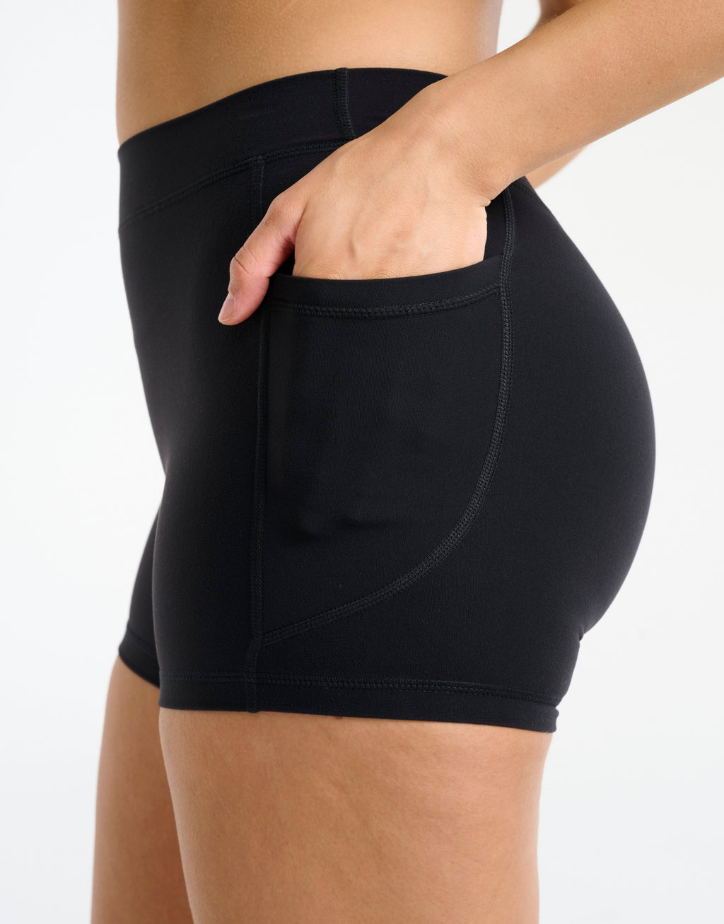 Ascend Pocket Mid-Waist Shorts 4" - Black