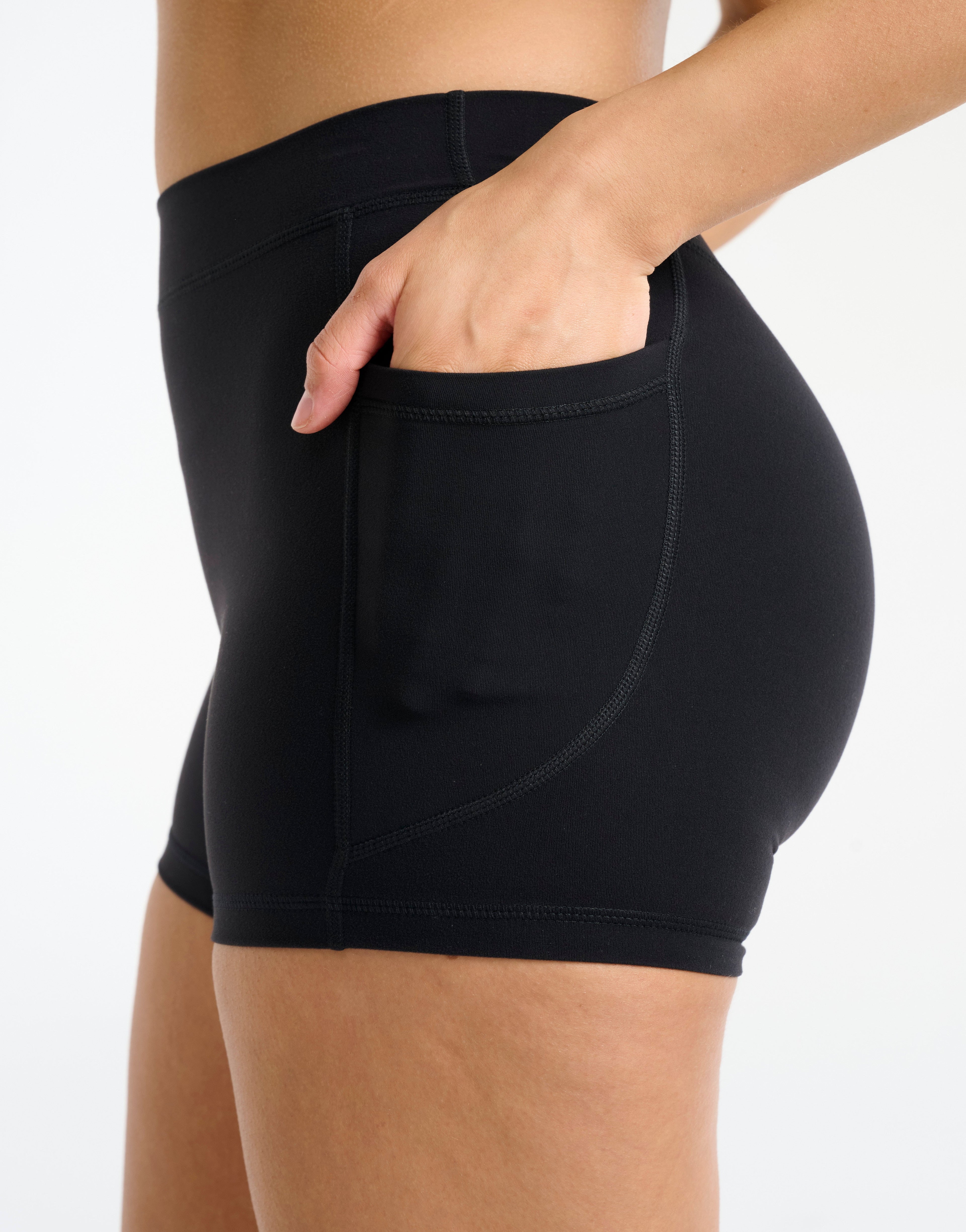 Ascend Pocket Mid-Waist Shorts 4" - Black