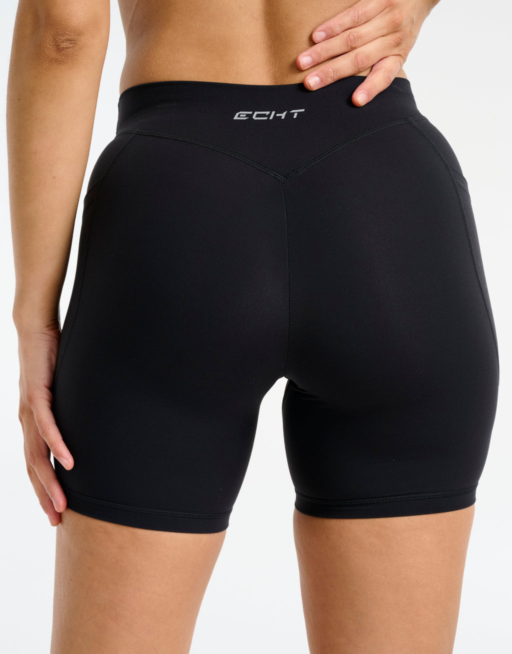 Ascend Pocket Mid-Waist Shorts 6" - Black