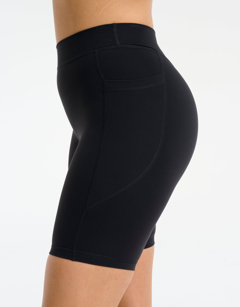 Ascend Pocket Mid-Waist Shorts 8" - Black