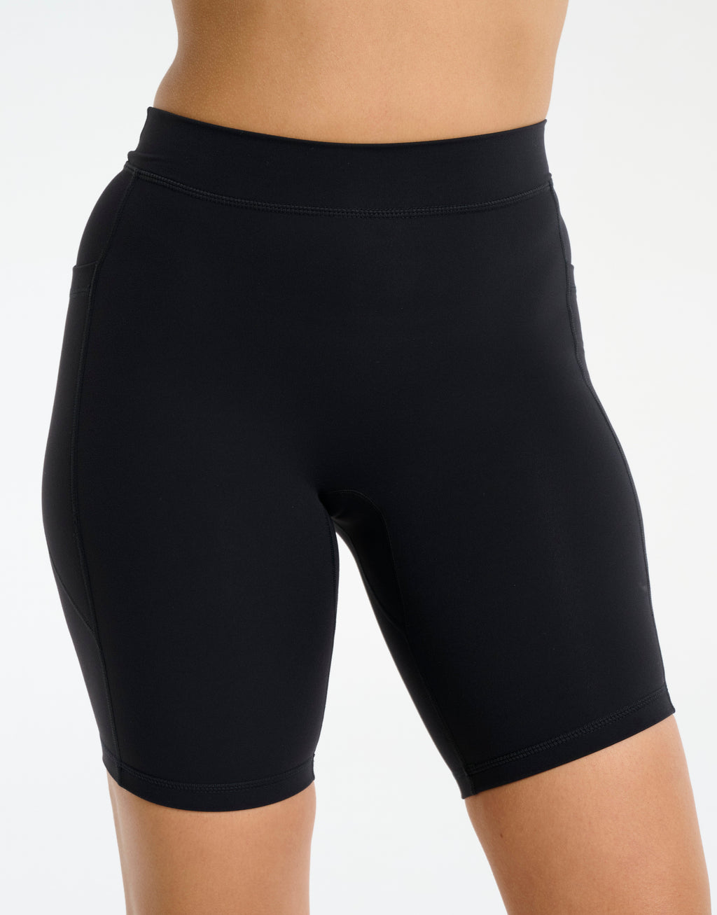 Ascend Pocket Mid-Waist Shorts 8" - Black