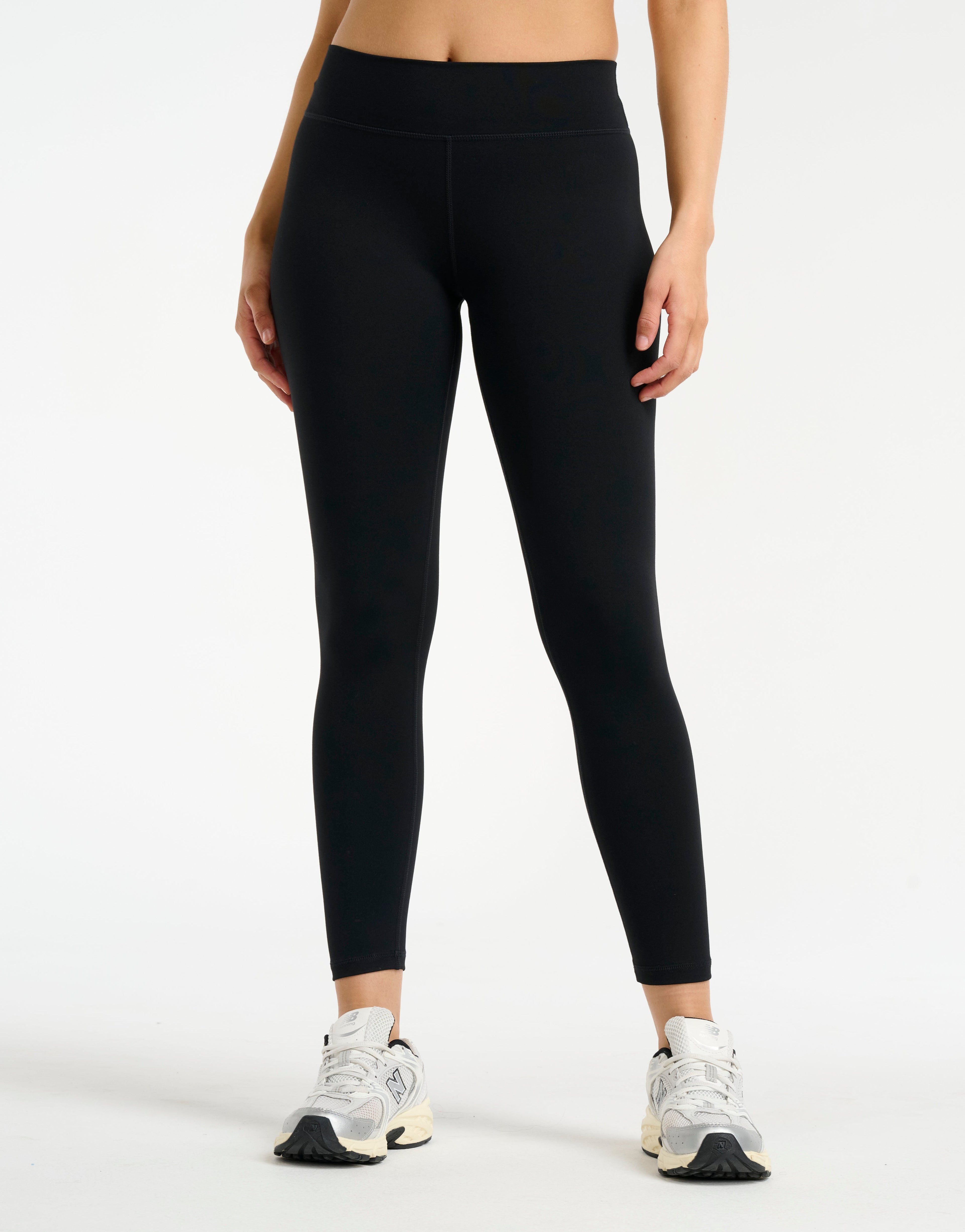 Force Scrunch Mid-Waist Leggings (Minimal Logo) - Black