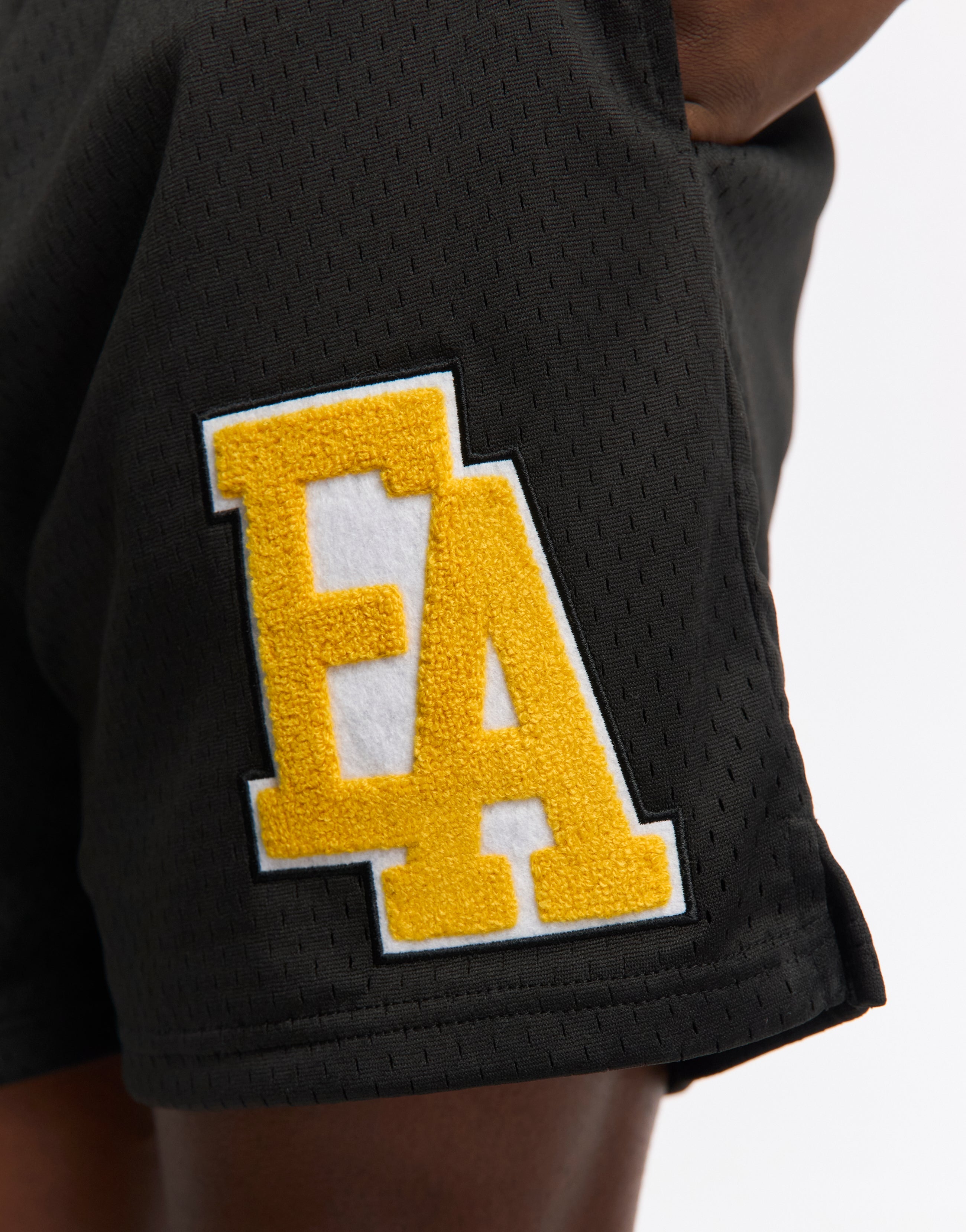 Top Marks Shorts - Black/Yellow