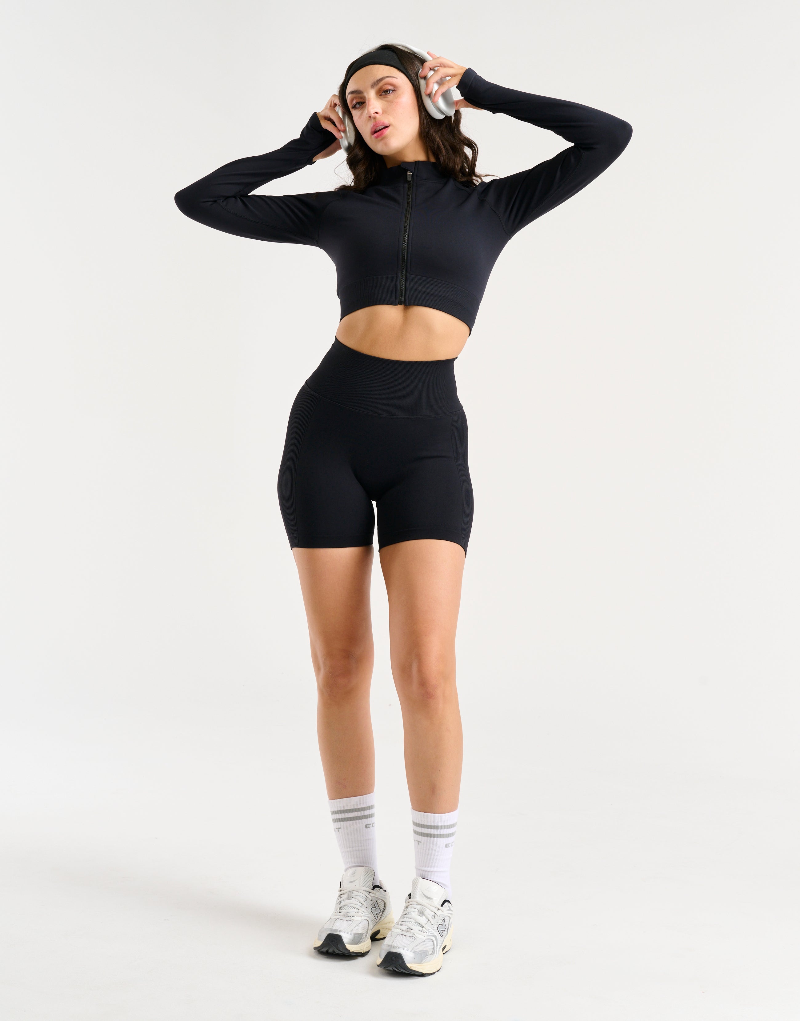 Arise Essential Shorts - Black